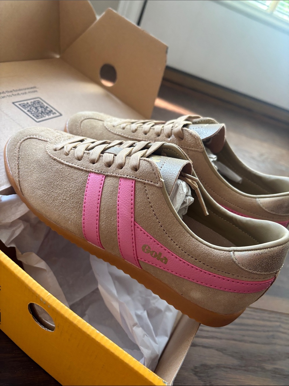 Gola exclusive bullet pure sneaker Beige Suede Sneakers with Pink Stripes - Picture 6 of 7